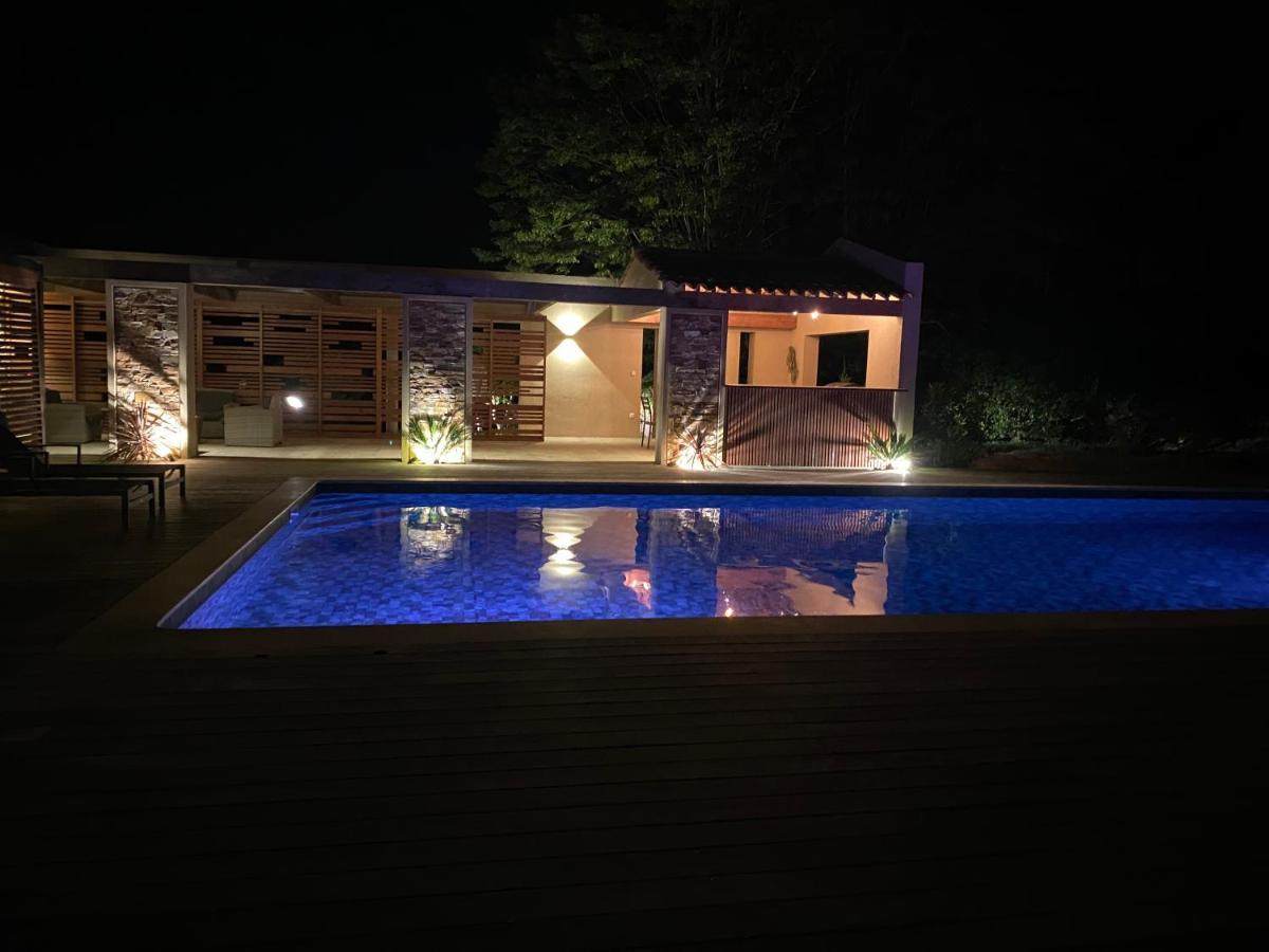 Magnifique Villa Avec Piscine Au Coeur Des Vignes Cogolin Exterior photo